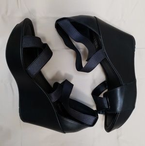 Kenneth Cole Reaction SOLE MY LOVE Wedge Sandal